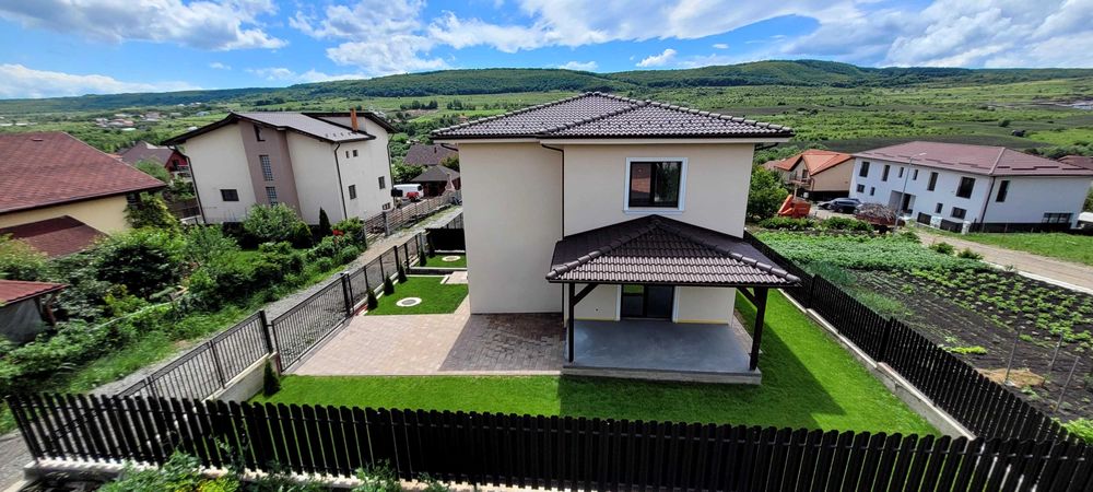 Vand casa intrare Chinteni