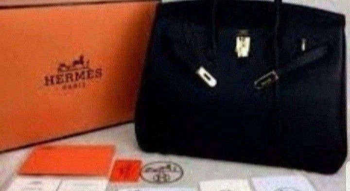 Curea unisex/logo metalic +geanta, diverse nuanțe, saculet, etichetă