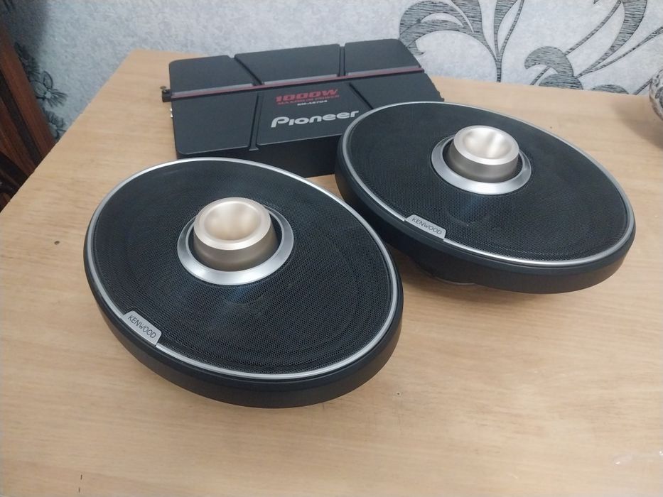 Kenwood 700w (boteks) vs pioneer uselite 1000w