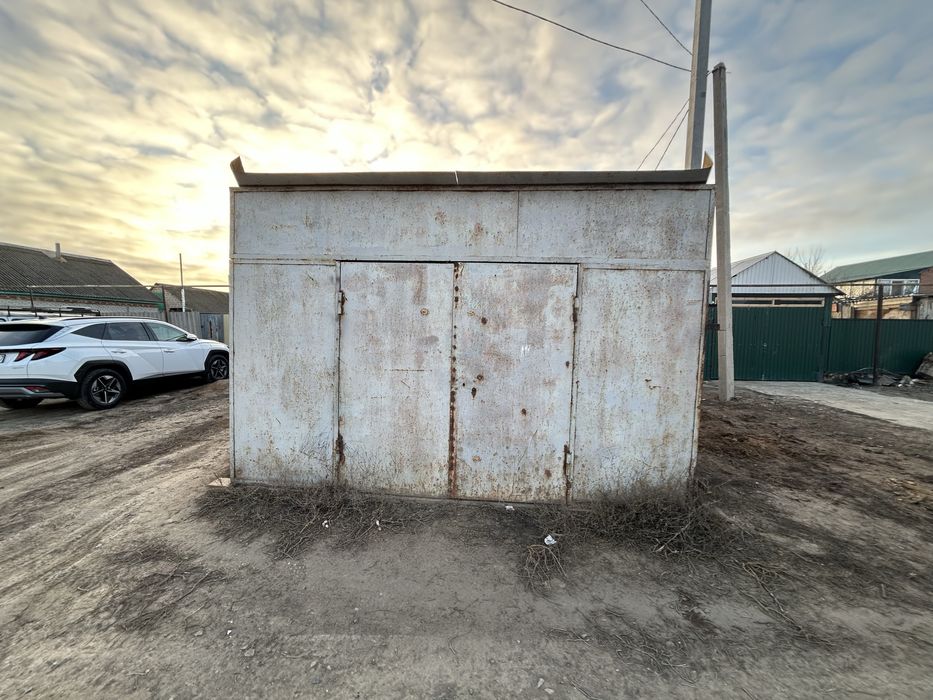 Гораж в хорошем состояние 3мм метал