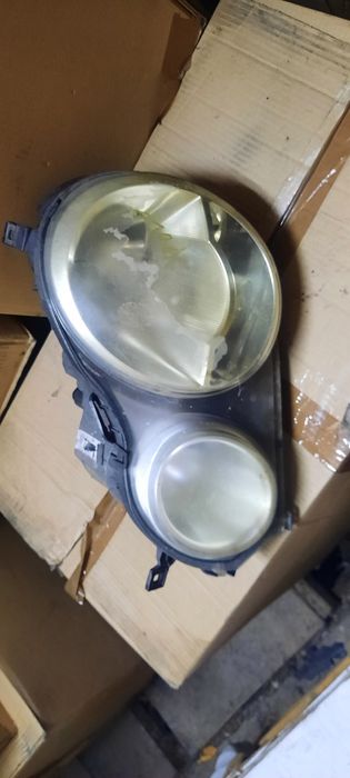 VW Polo - оригинален фар