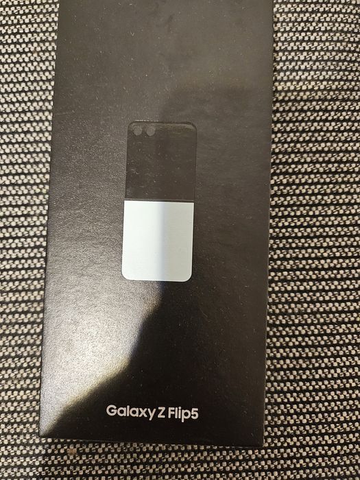 Vând Samsung Z Flip 5