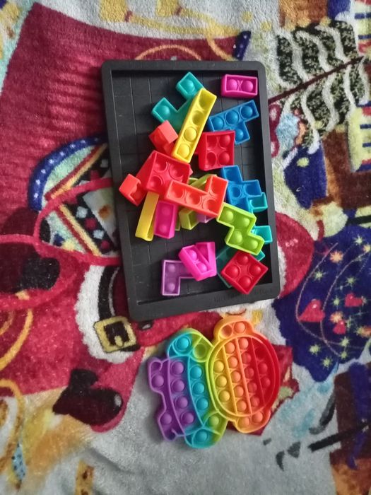 Puzzle copii / puzzle pop it