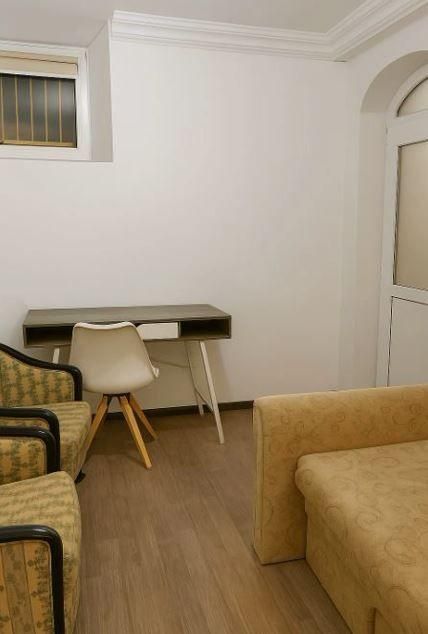 Двустаен апартамент в района на Център !