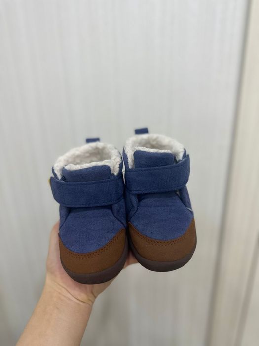 Продам детские ботиночки