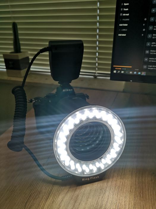 Мощна LED рингова светкавица