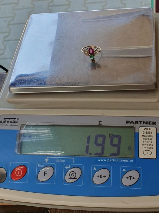 Inel „Albina” din aur 18K cu diamante naturale, rubin și smarald