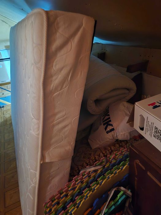 Продавам Матрак еднолицев