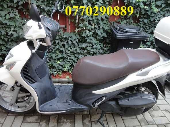 Scuter Suzuki Sixteen 2010 125 cmc cu accesorii