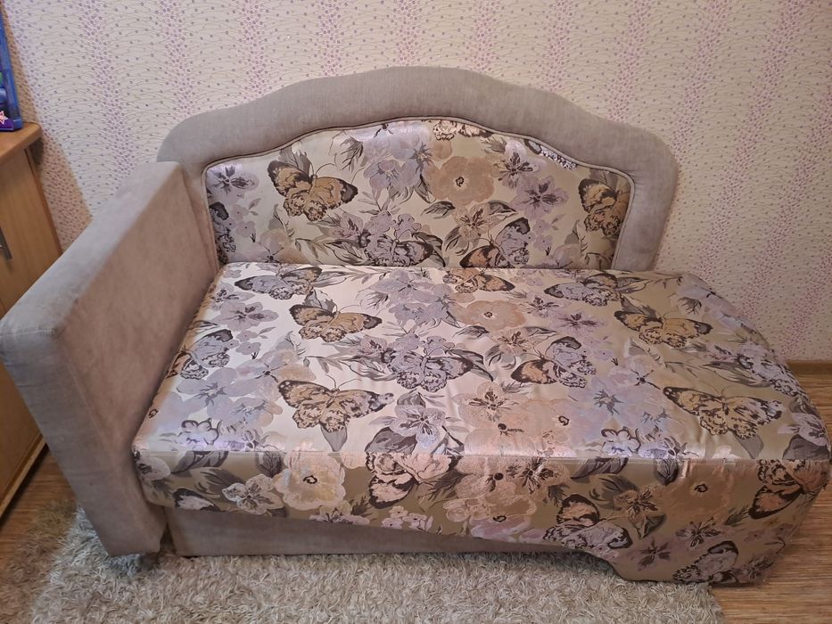 Мини-диван с подушкой