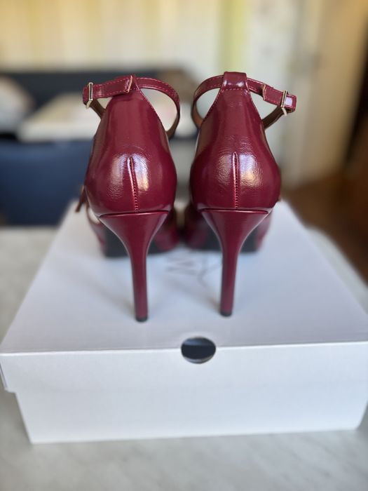 Обувки на висок ток Catwalk 37 номер бордо