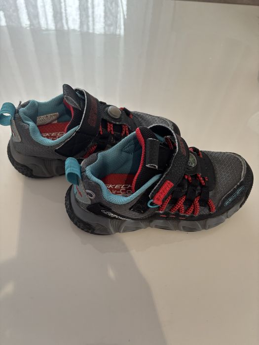 Skechers copii marimea 28