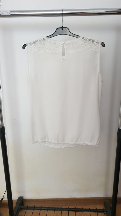 Bluză albă elegantă cu dantelă – Orsay