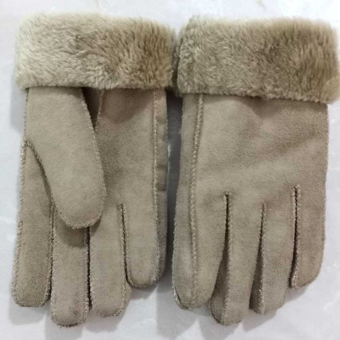 Битова торба с ресни и цвете  18 лв. / Терлци, Ръкавици/ Налични!