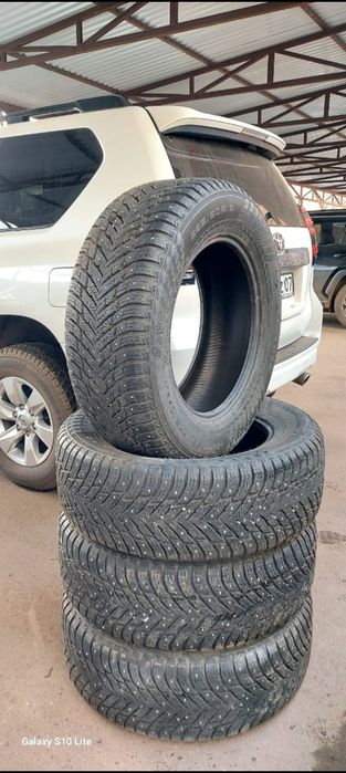 Продам зимние шины на 18