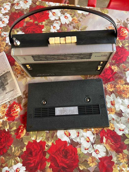 Vand 3 radio marca Albatros
