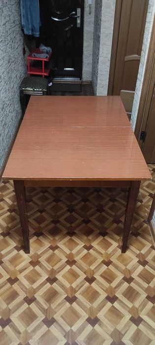Стол разборный из дерева 10 000тг.
