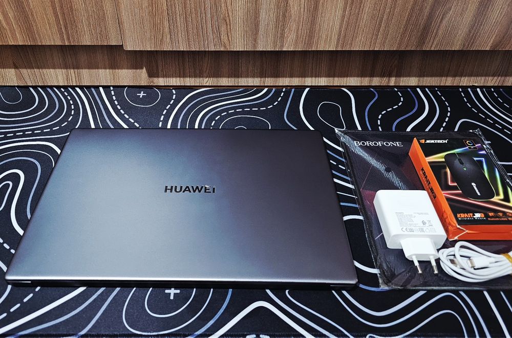 Huawei D15 core i 5 ssd512, ozu16