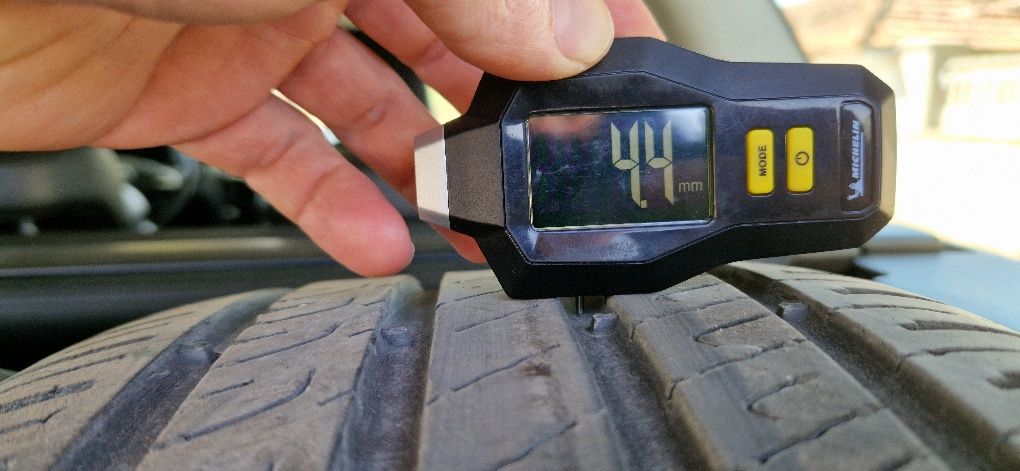 225 50 17 летни гуми Барум