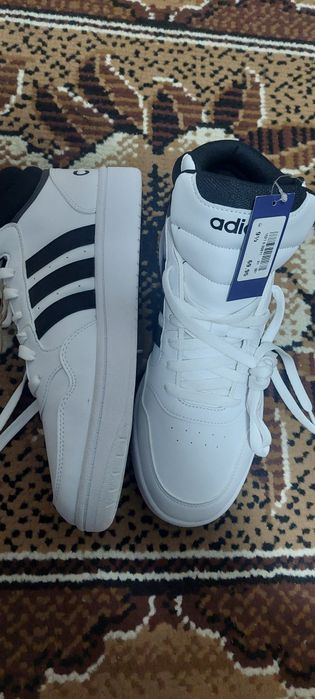 Pantofi sport înalți