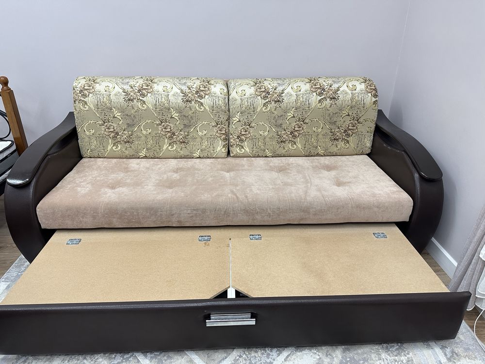 Продам раскладной диван-кровать двух местный