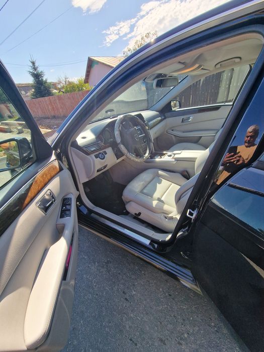 Mercedes E 220 Avangarde/ 7G-tronic  /300000 km 2011