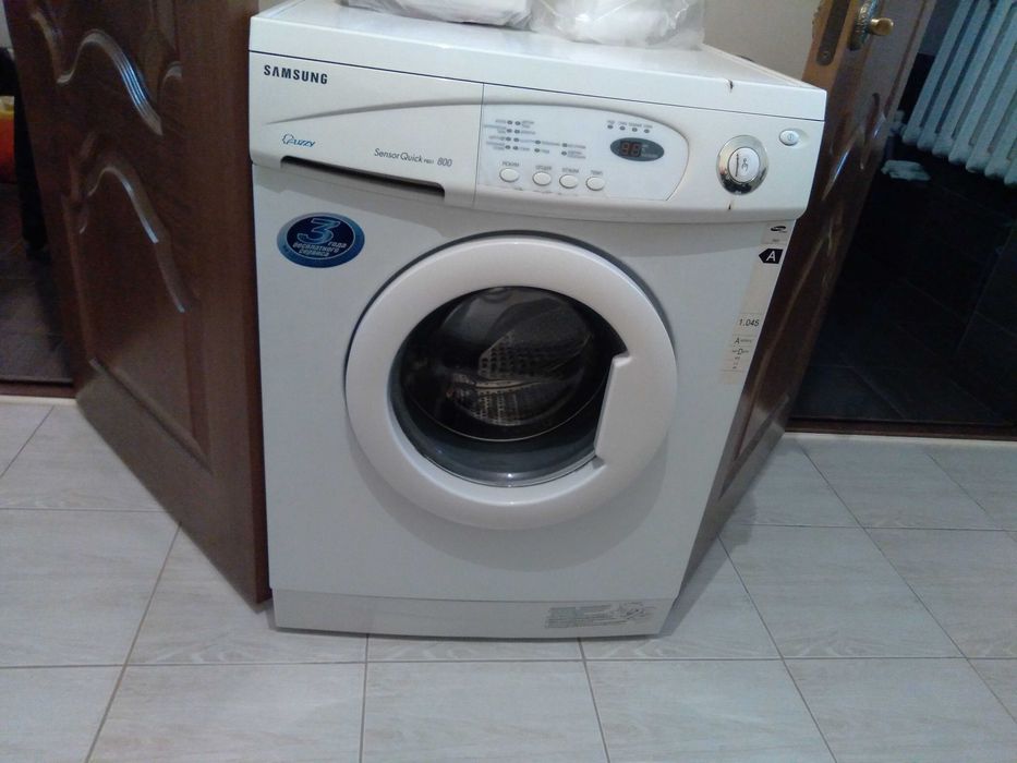 Продам стиральную машинку Samsung 6кг.