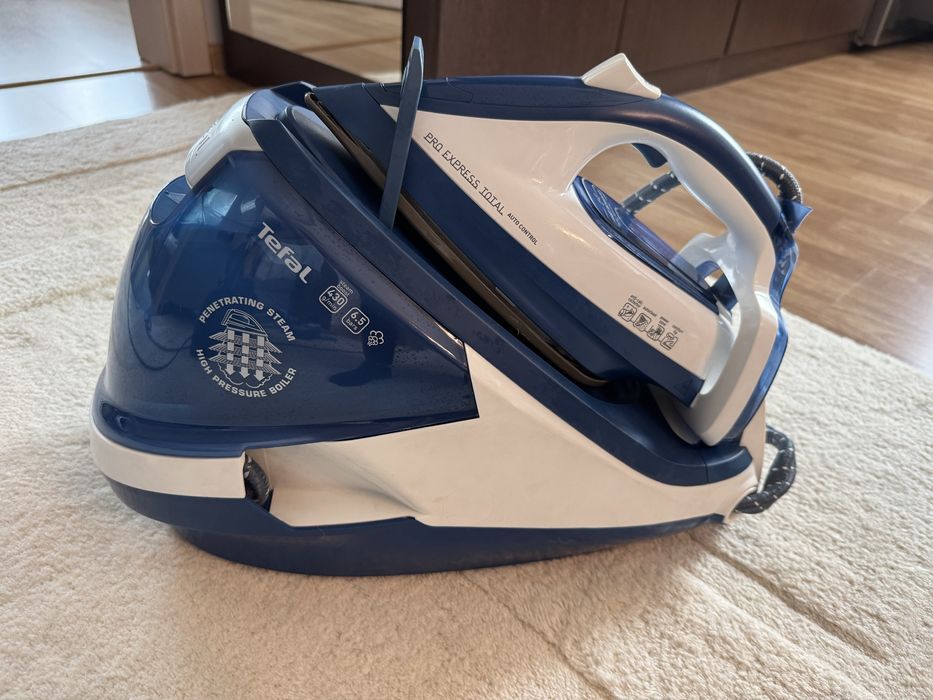 Statie de calcat cu aburi Tefal GV8962