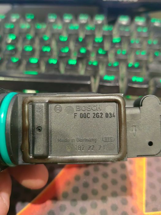 Дебитомер BOSCH (OE: 06A906461)