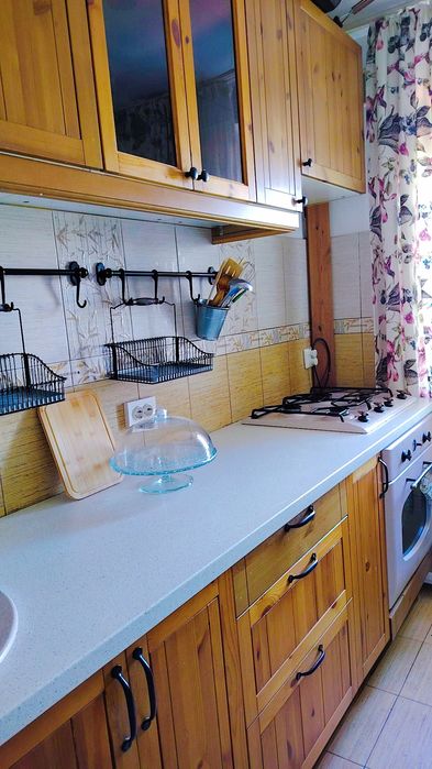 Vând bucătărie +electroscasnice+masă+scaune și scaune