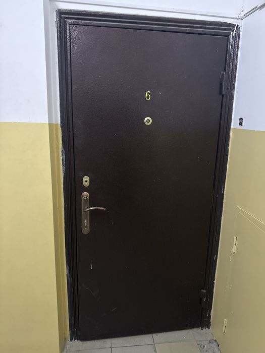 Входные двери б/у