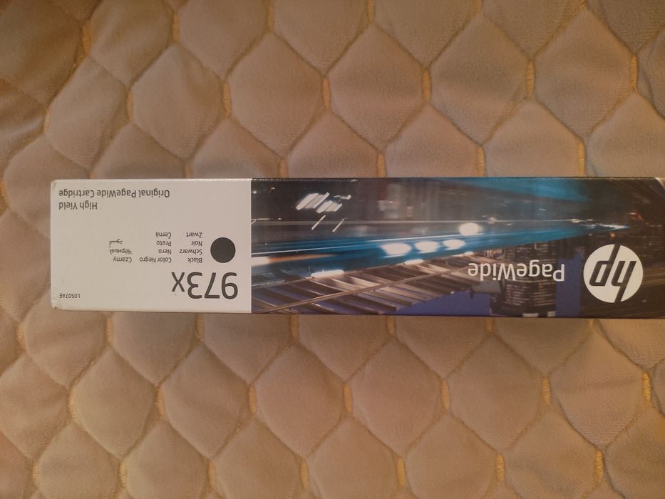 Продам картриджи черный и жёлтый,