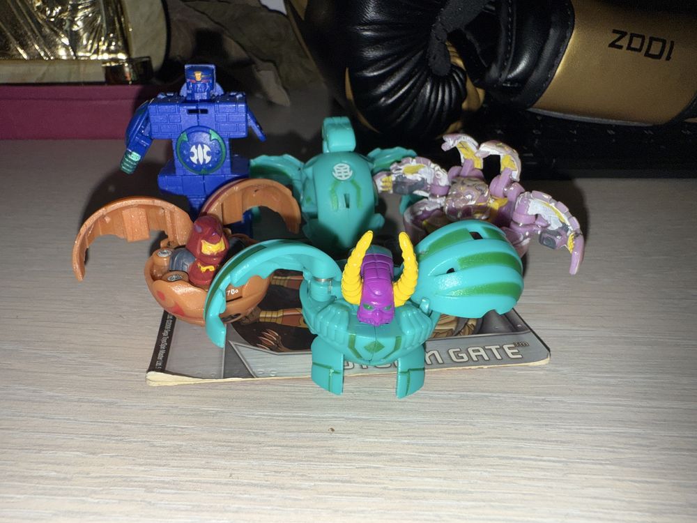 Bakugan lot 3 , mai multe poze pe cont
