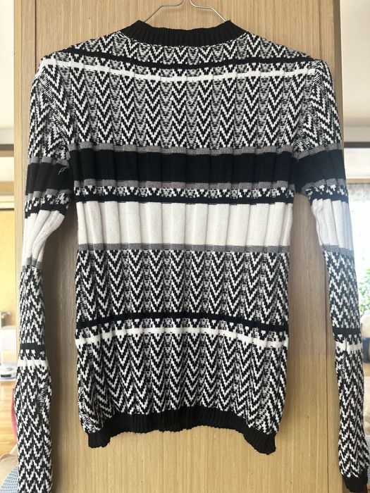 Пуловер черно-бало райе