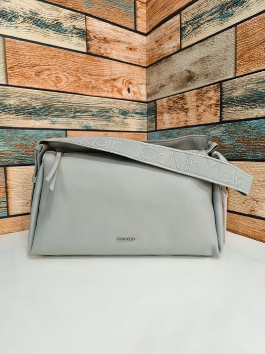 Valentino/Calvin Klein/Hugo Boss/19V69 By Versace