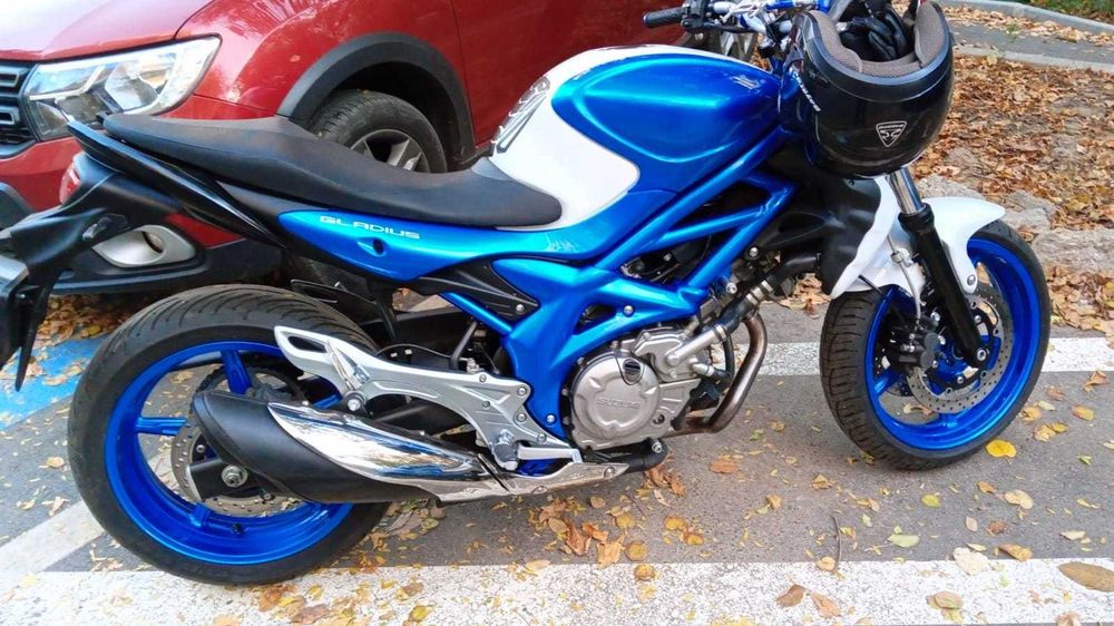 Nu Honda,Nu Suzuki SV ,este Suzuki SFV 650 Gladius  urgent vanzare