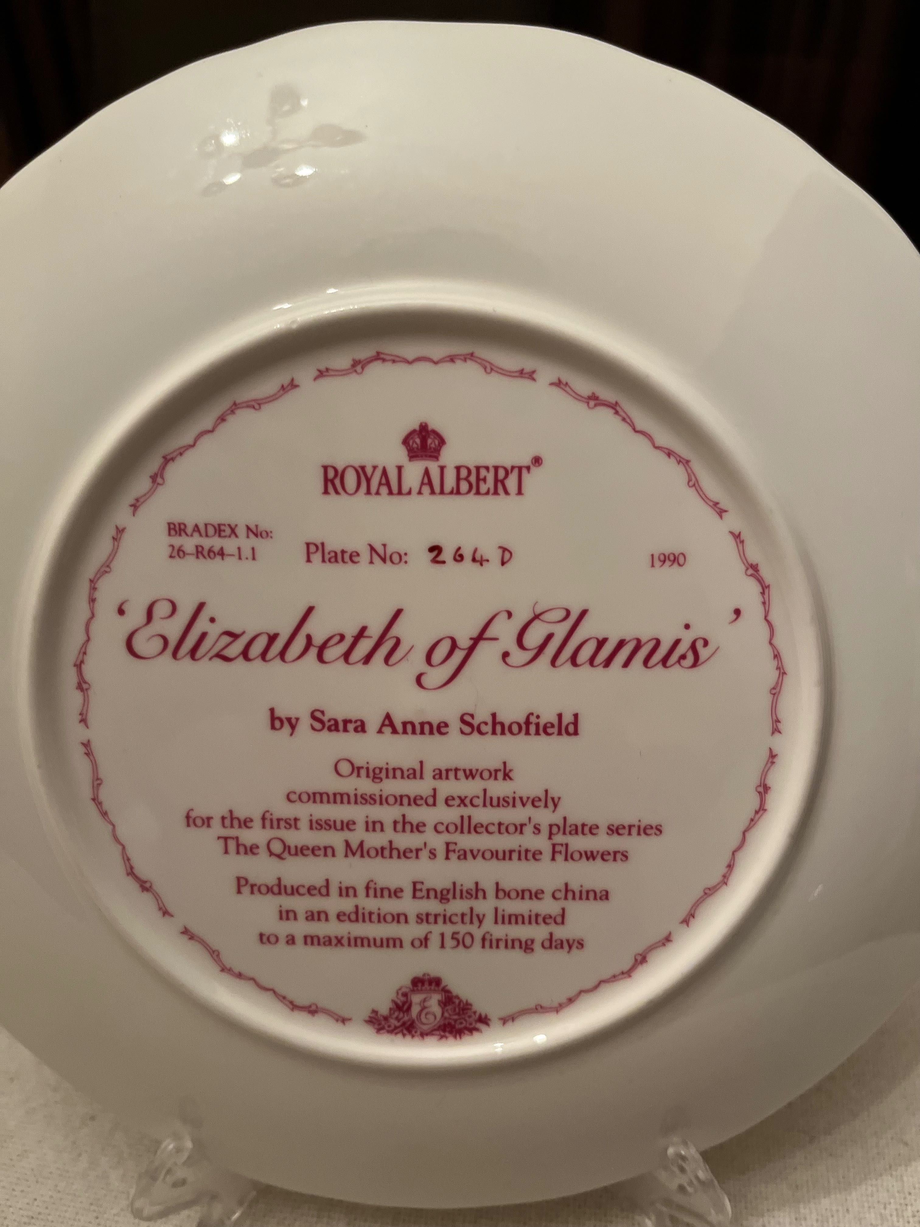 Декоративна чиния Royal Albert с подарък