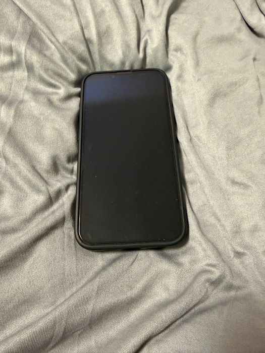 Продавам iPhone 13 Pro 256gb