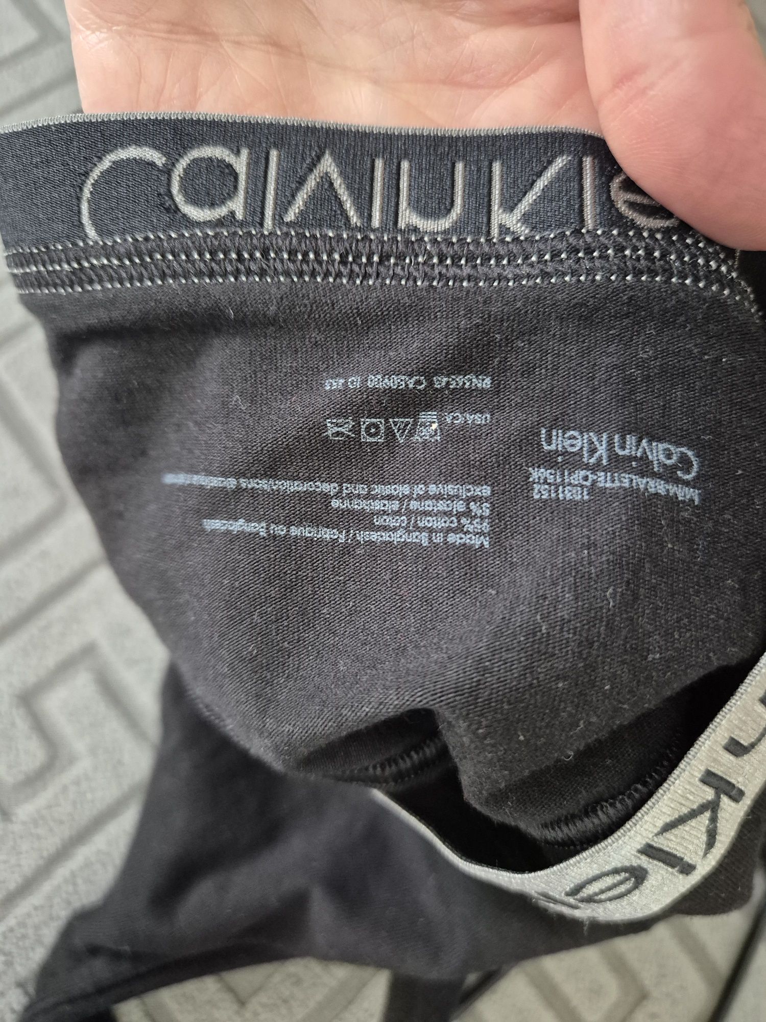 Спортно бюстие Calvin Klein xs