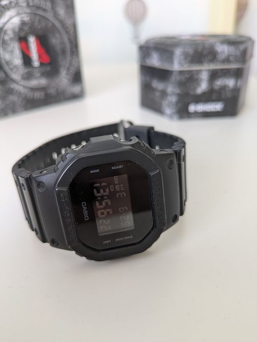 Кварцевые CASIO G-Shock DW-5600BB-1ER