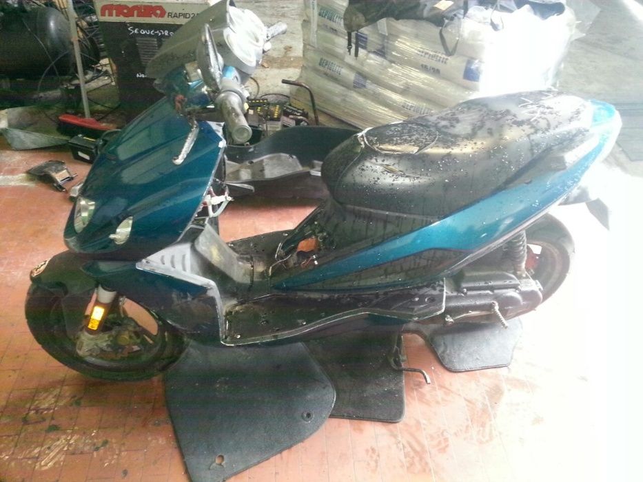 Malaguti-F12-50-На части