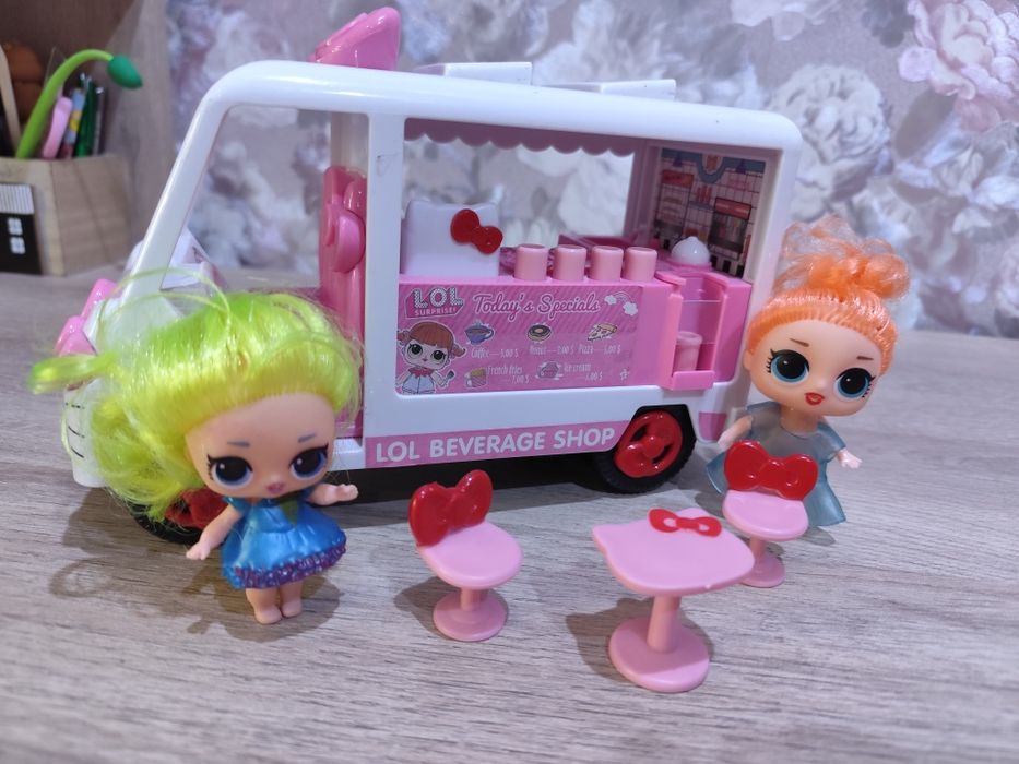 Разнообразни детски играчки