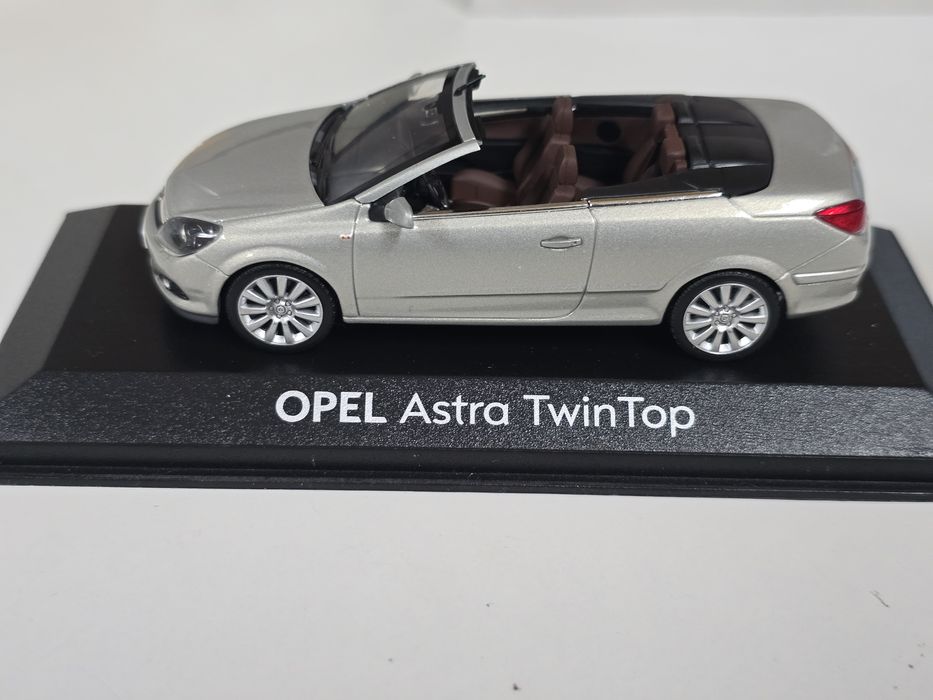 Macheta Opel Astra Cabrio Minichamps