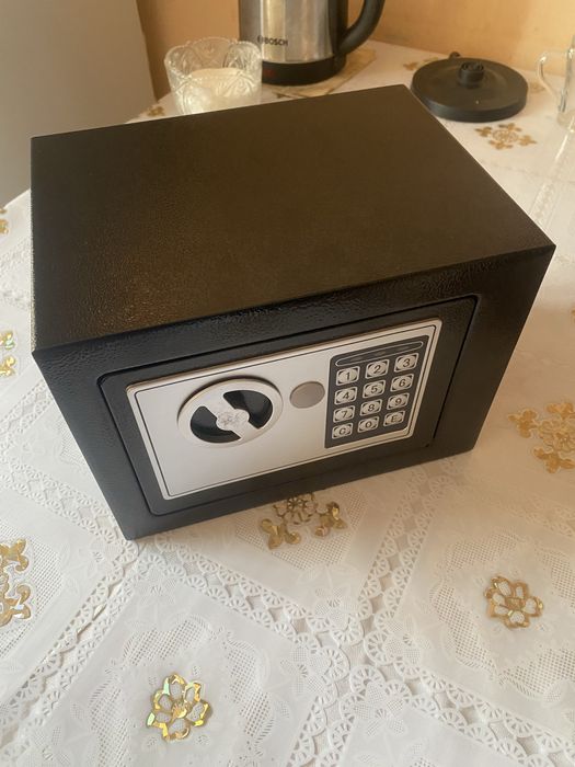 Продам новый сейф