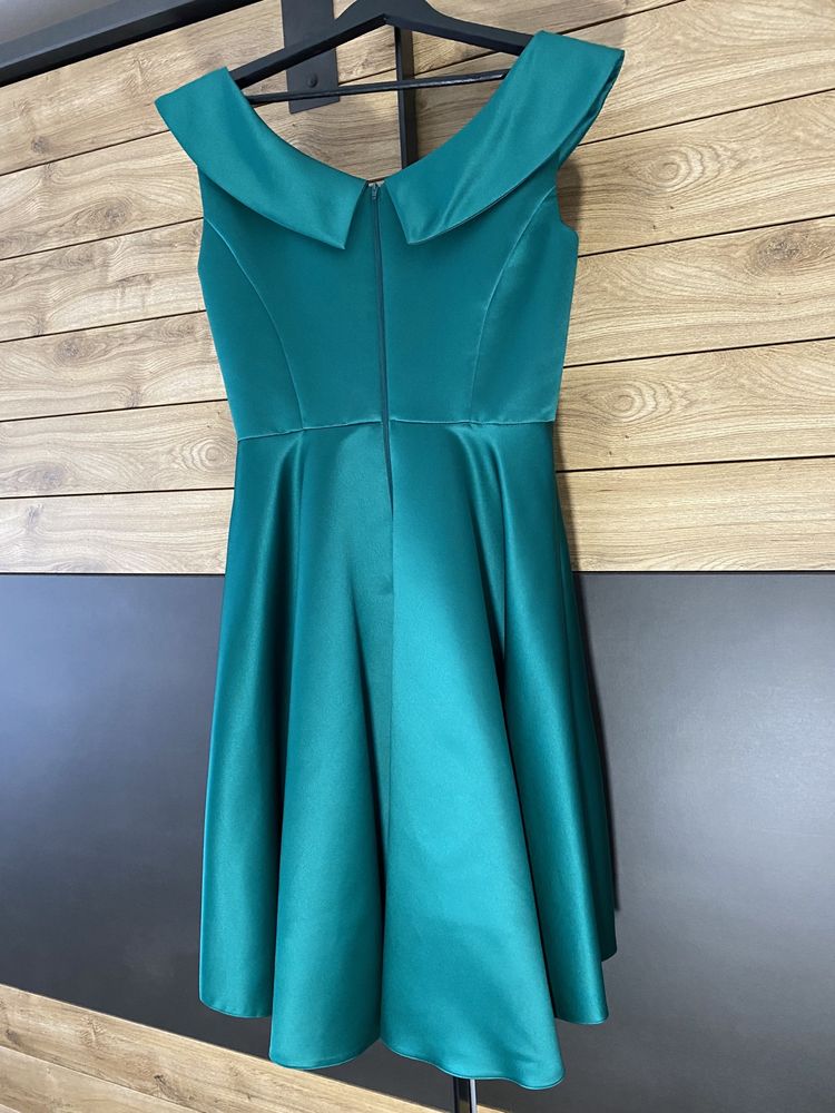 Vând rochie elegantă de seară