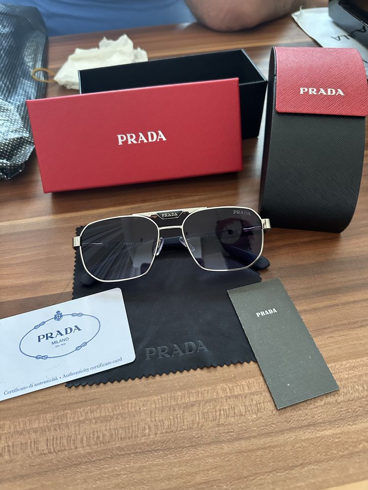 Ochelari de soare prada