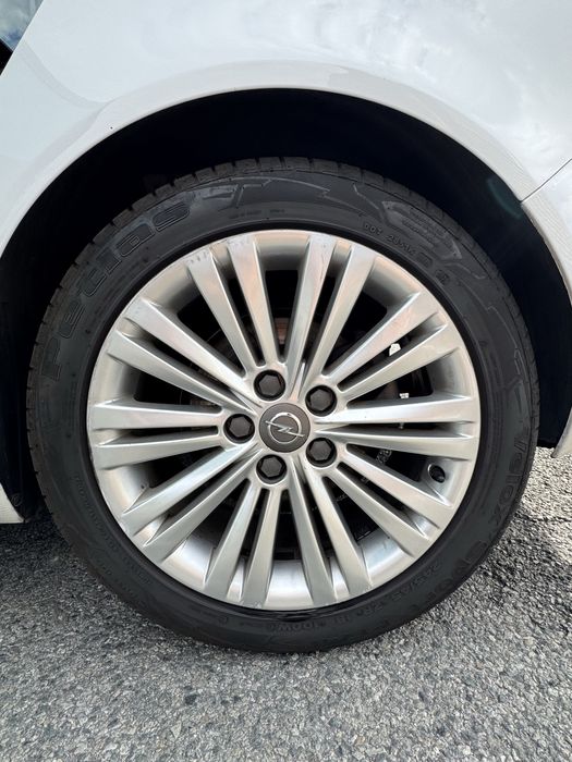 Продавам Opel Insignia 2.0 CDTI