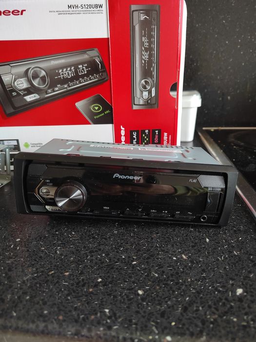 Pioneer касетофон за кола с aux