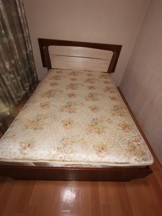 Сдам 2кв р-н ЦУМА и университета Шокана Валиханова 1 /5эт,