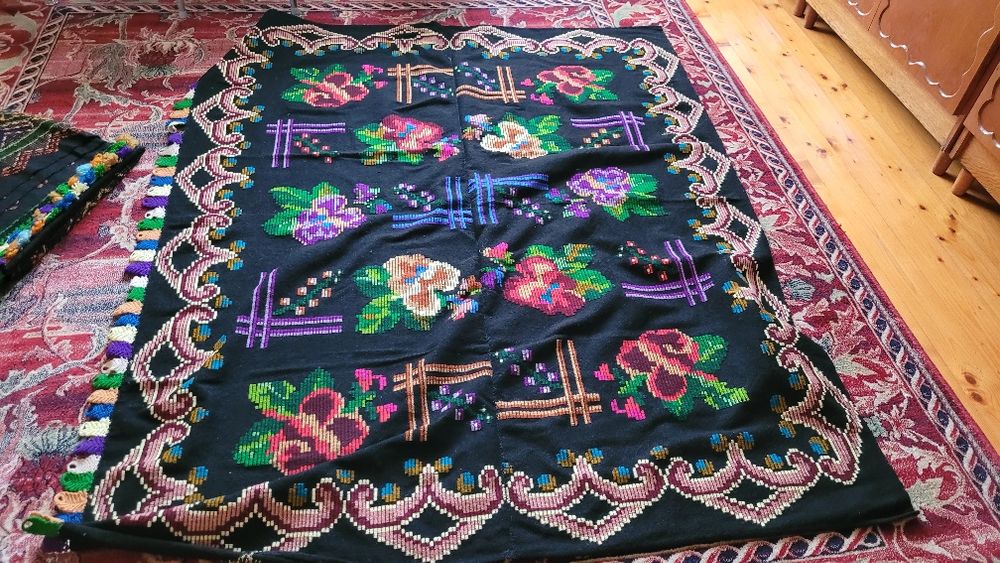 Covoare tesute manual - lână, modele cu vopsea naturala, vechime 70 an